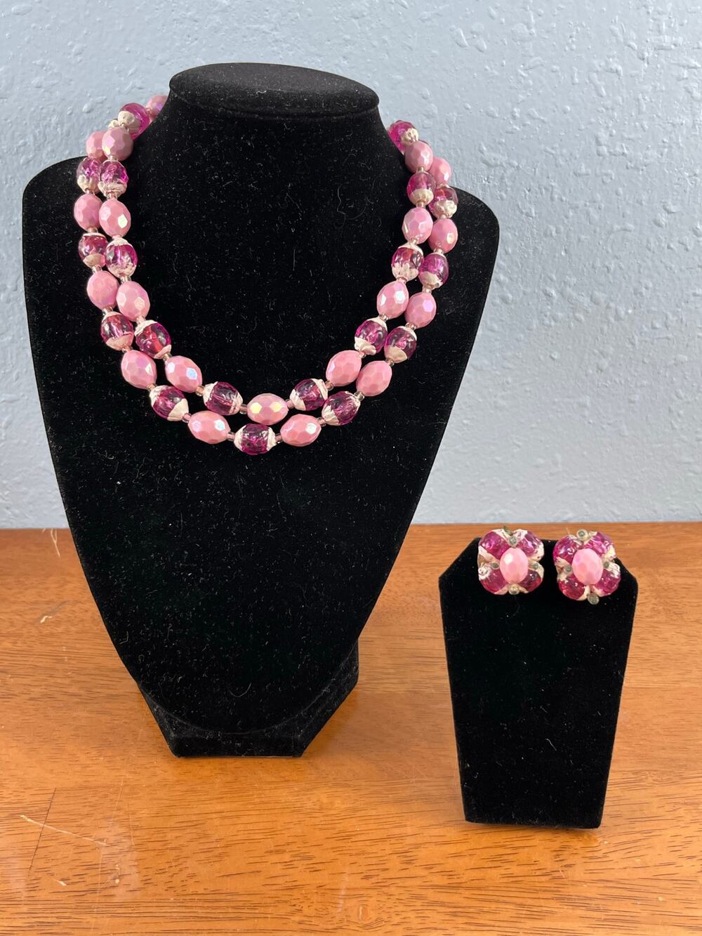 VTG Double Strand Purple Lucite Beaded Necklace Clip On Earrings MCM